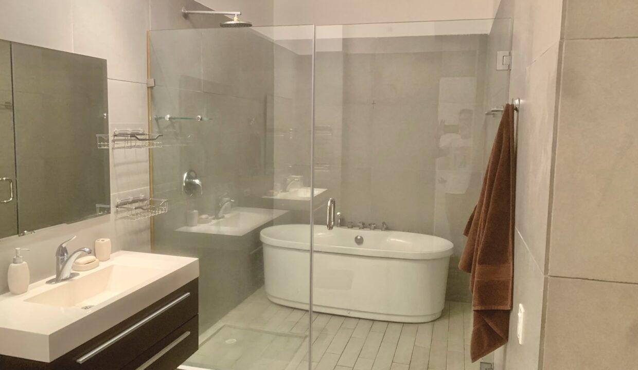 2b5a6736-9759-41ca-a51d-30779045220f