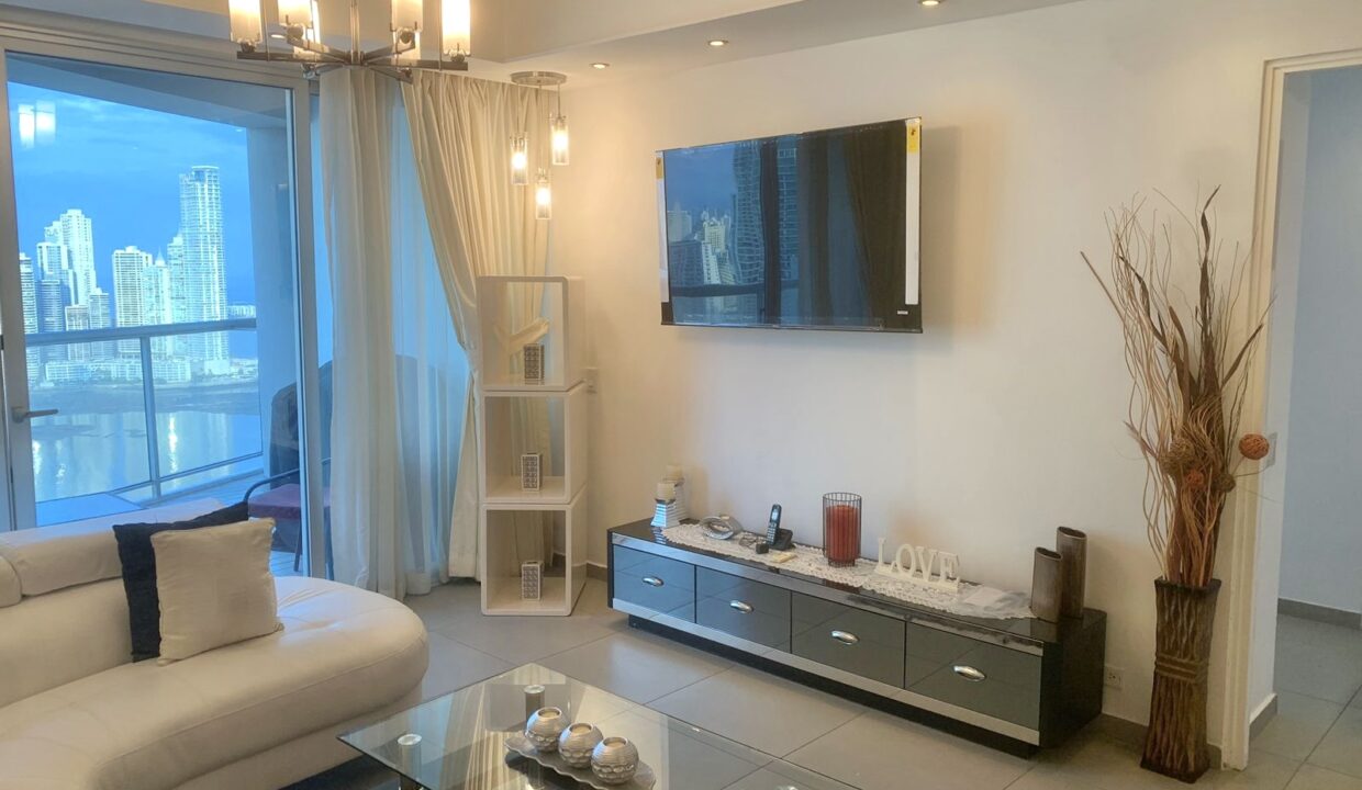 5af3e76b-5d8a-4c83-8f3b-8ff4b4020700