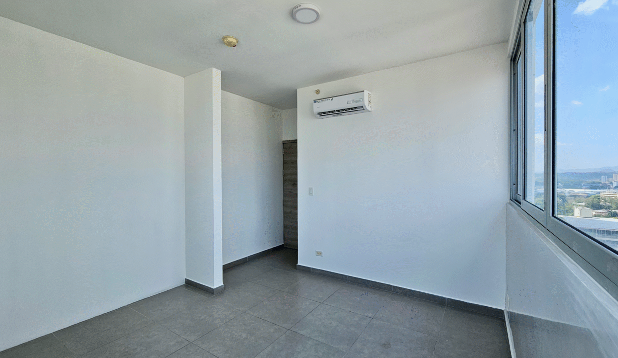 HOR - Habitacion principal hacia puerta