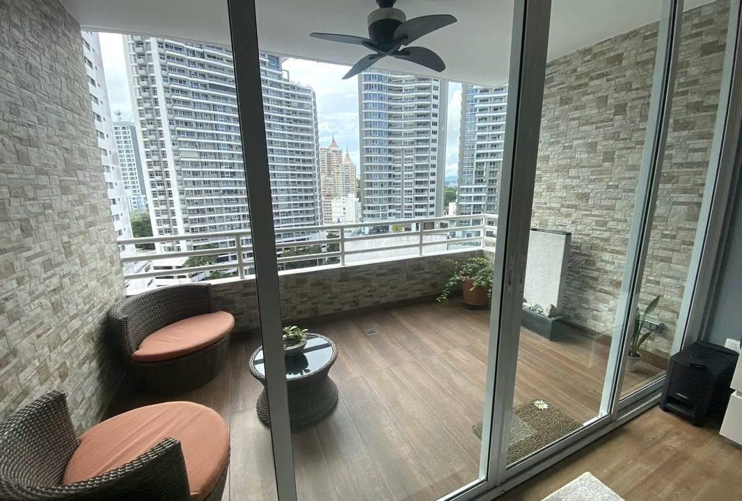 balcony